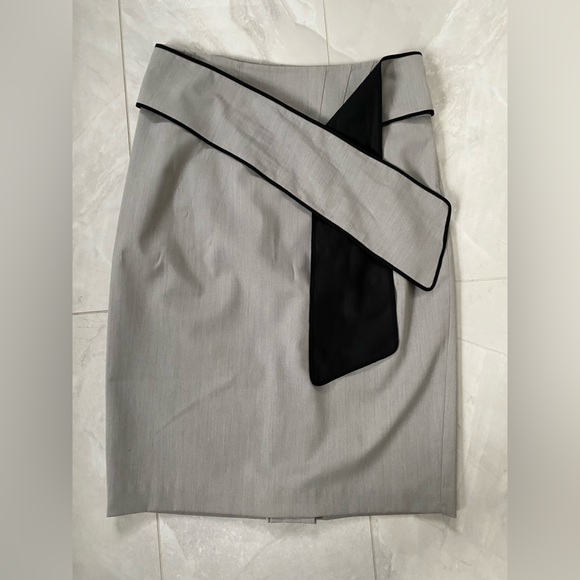 Skirts - Picture 1 of 7